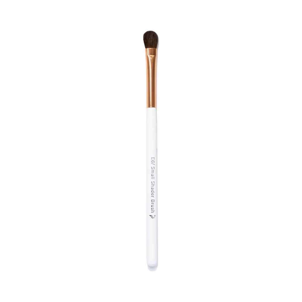 Buy Pigment Play Small Shader Brush 1 Pc - Purplle