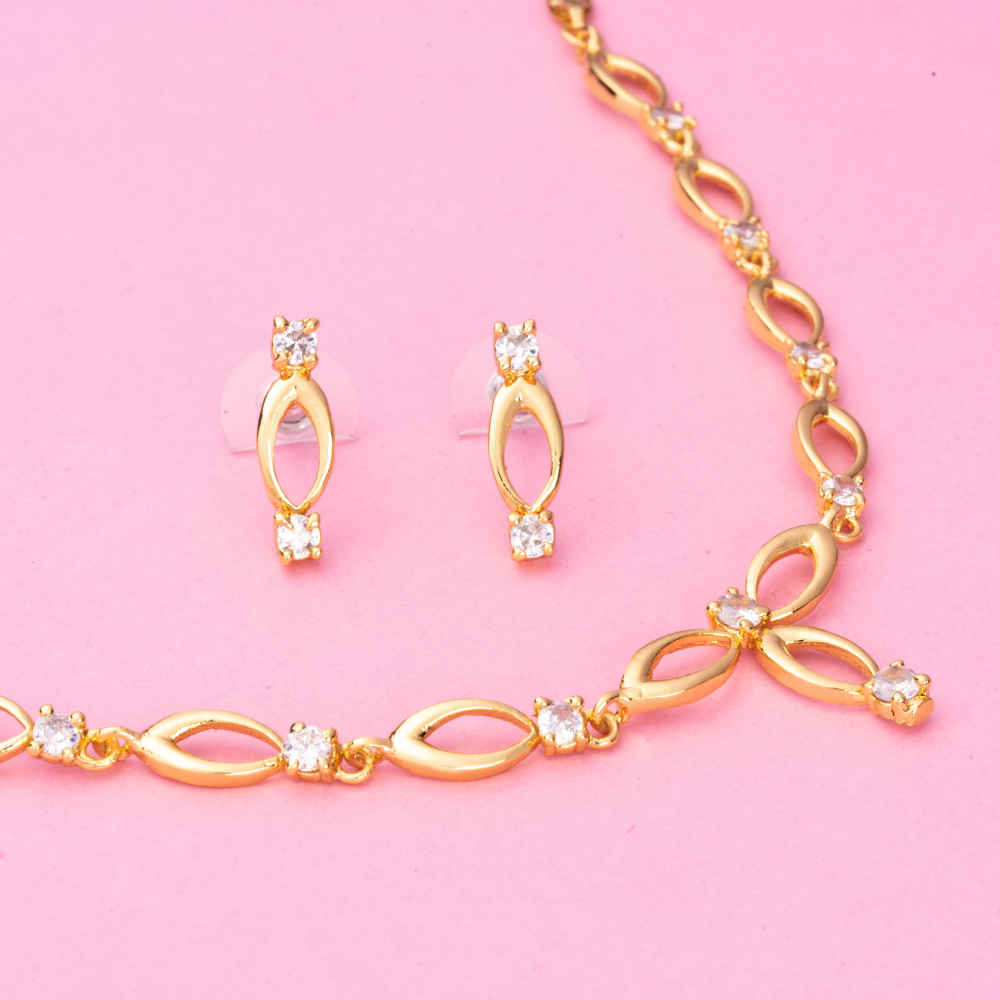 Buy Estele Gold Plated CZ Oval Halo Necklace Set for Women - Purplle