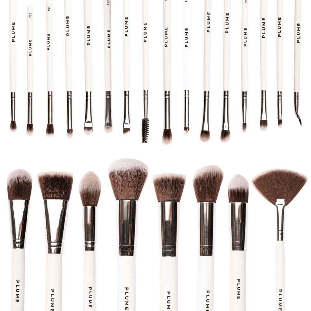 Buy Plume 23 Pcs Professional Makeup Brush Set With Roll On Bag - Purplle