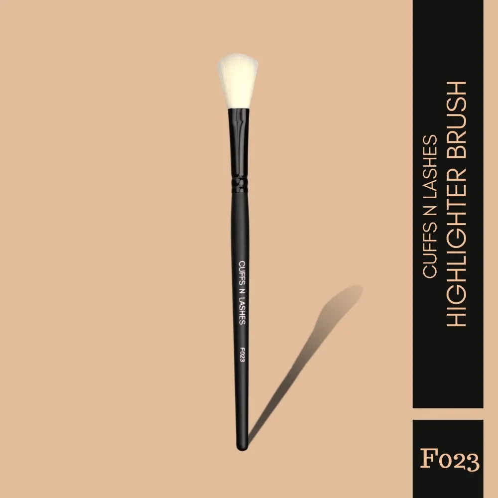 Buy Cuffs n Lashes Makeup Brushes F023 Highlighter Brush - 1 pc - Purplle