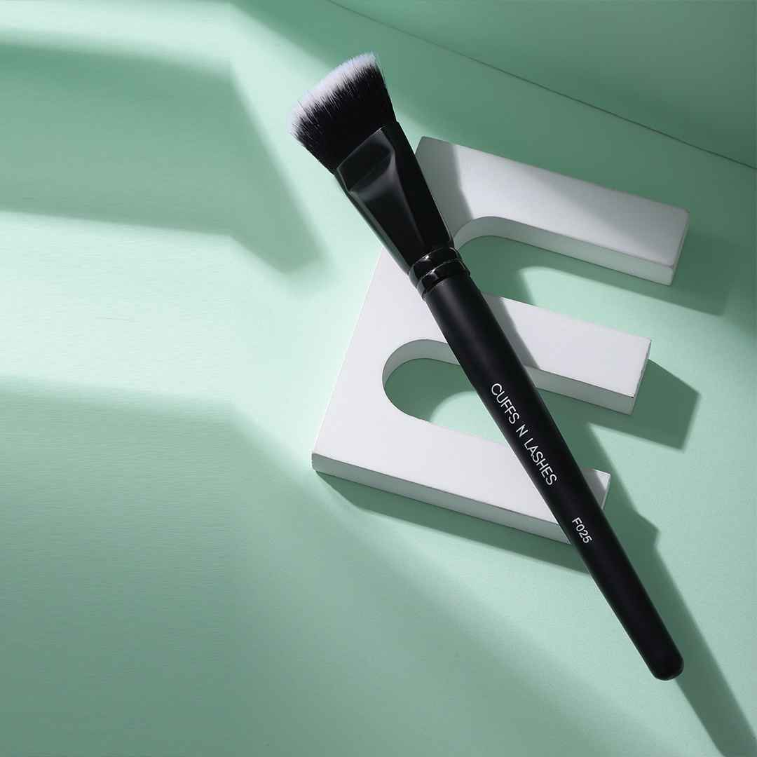 Buy Cuffs n Lashes Makeup Brushes F025 Big Bronzer/Contour Brush - 1 pc - Purplle