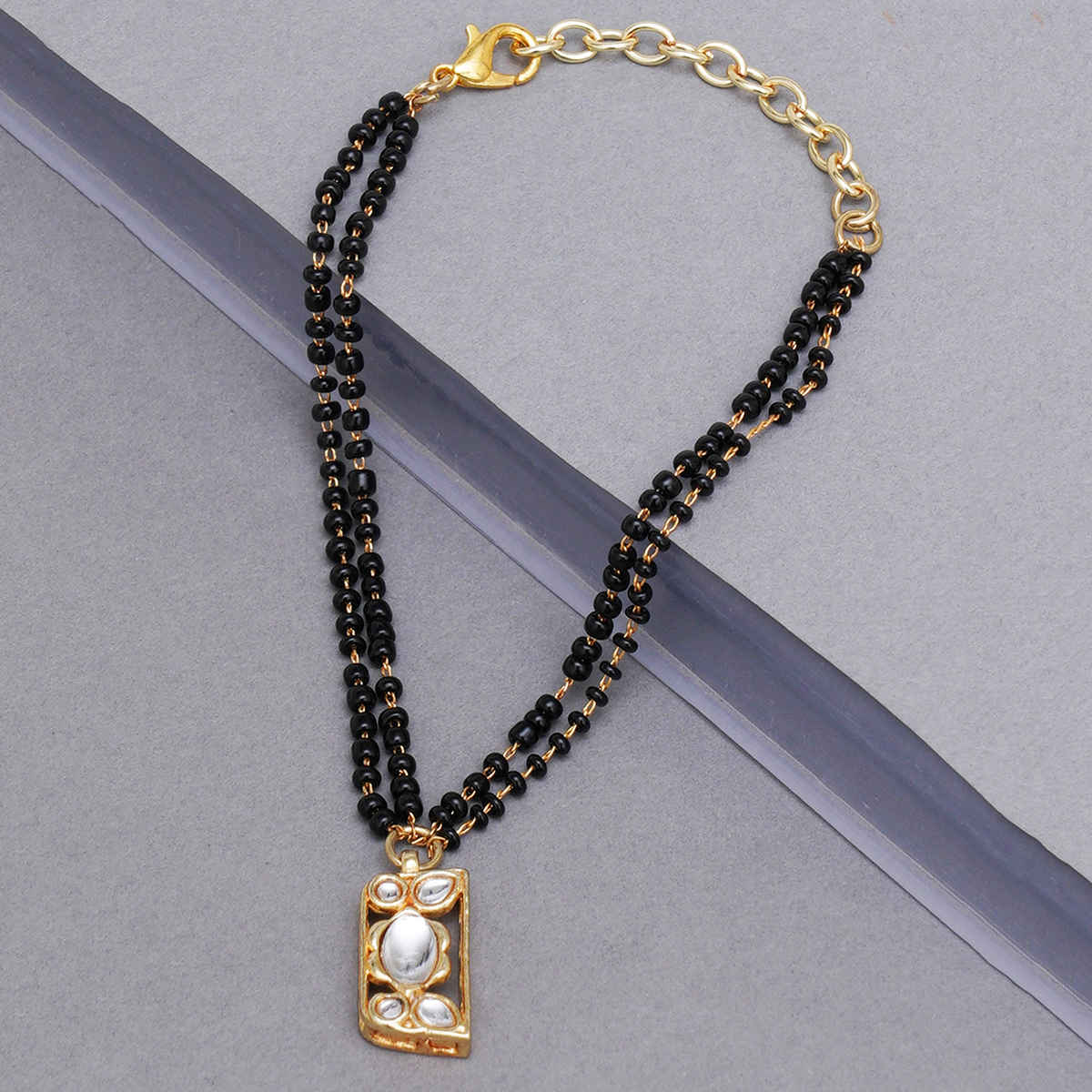 Buy Karatcart Gold Plated White Kundan Bracelet for Women - Purplle