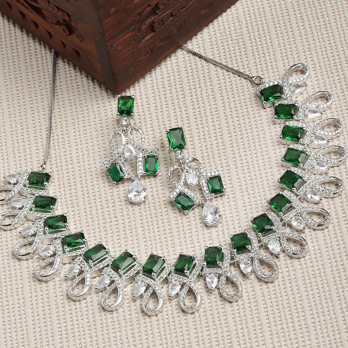Buy Karatcart Silver Tone Green American Diamond Necklace Set for Women - Purplle