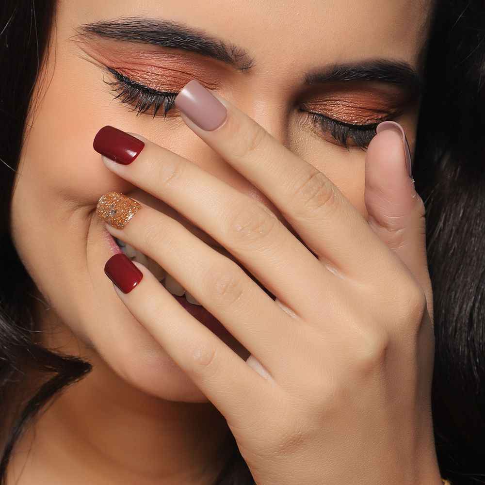 Buy Lick 30 Pcs Acrylic/Artificial/Fake Reusable Nail Extension With Application Kit - Purplle