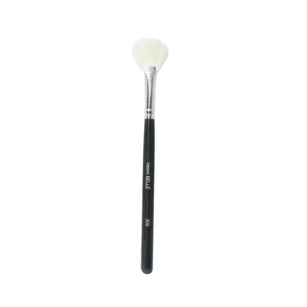 Buy Veoni Belle Fan Highlighting Brush face | Perfect blending for highlight makeup | face makeup brushes - 30 gm - Purplle