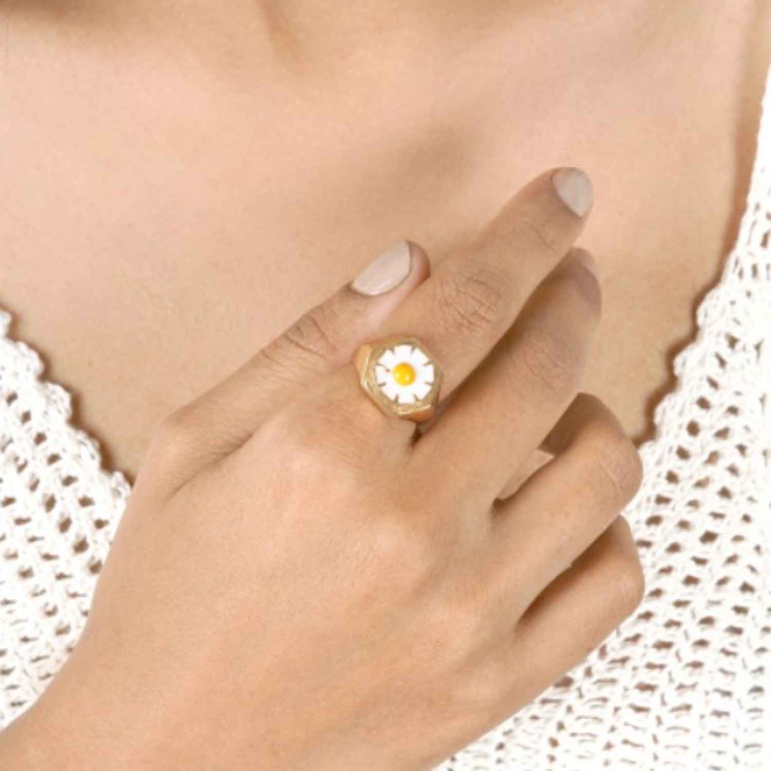 Buy Signet White Daisy Ring - Gold - Purplle