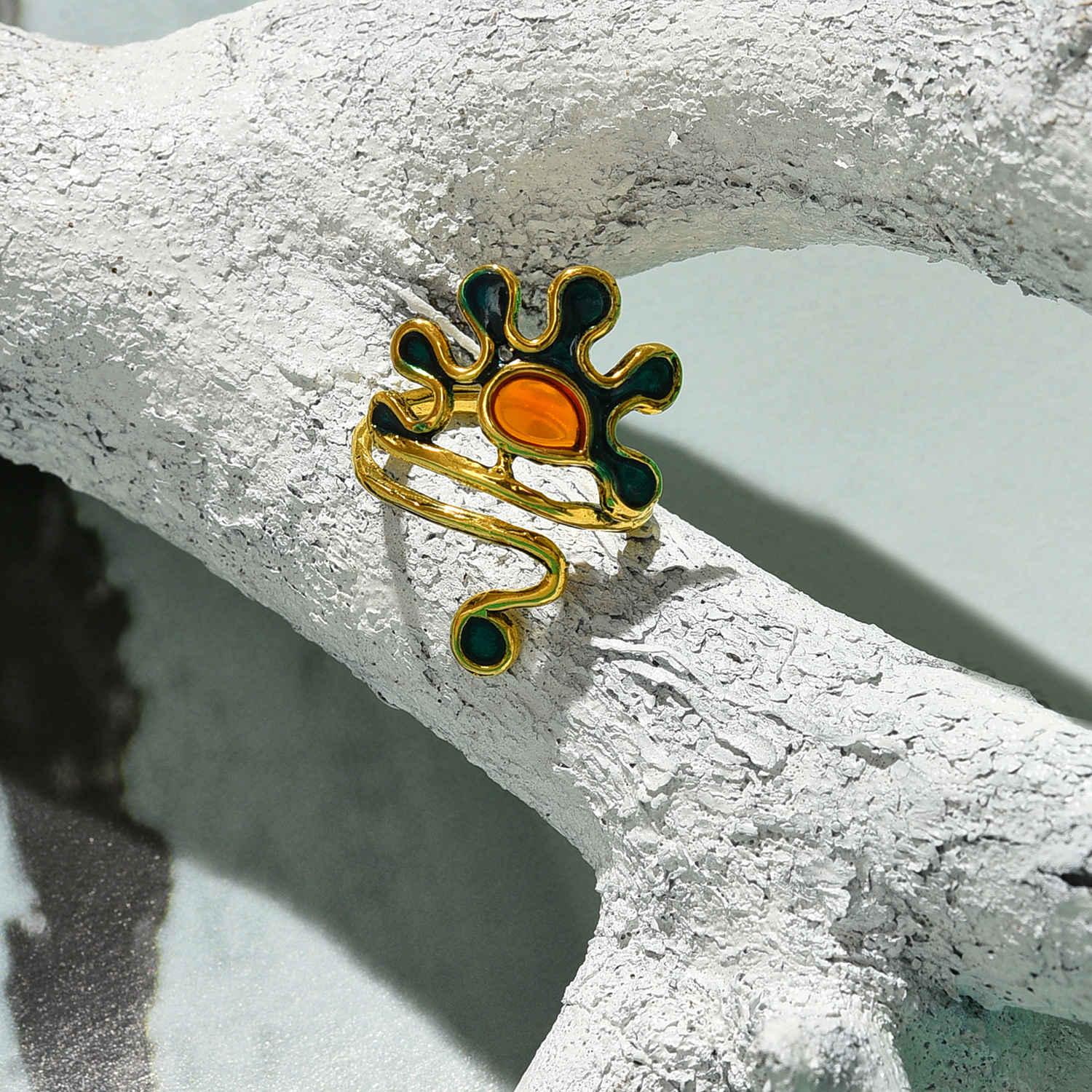 Buy SOHI Gold-Plated Blue Stone-Studded Finger Ring - Purplle