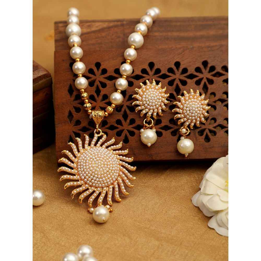 Buy Pujvi Fashions Gold Alloy Necklace Set For womens or girls.(Suraj Necklace set) - Purplle