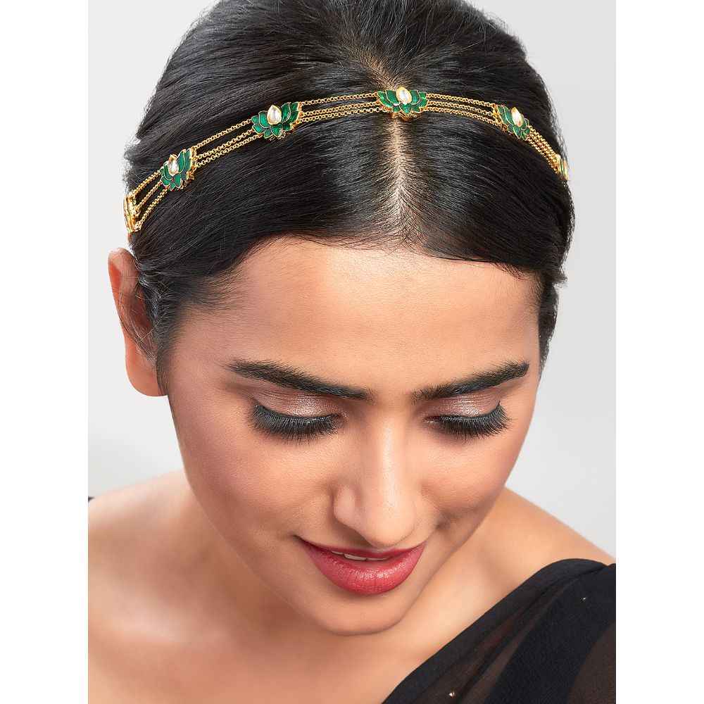 Buy Ahaanya Green Enamelled Chain Strand Ethnic Maang Tikka MTAHA9 - Purplle