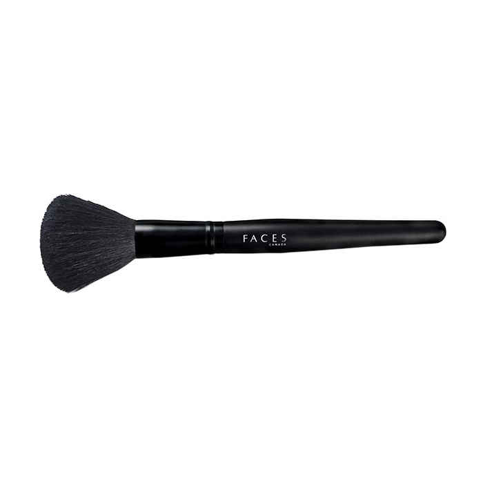 Buy FACES CANADA Powder Brush | Easy Swipe | Precise Definition | Smooth Application | Flawless Finish | Impeccable Grip | Supremely Soft And Luxurious Synthetic Bristles 1 Pc - Purplle