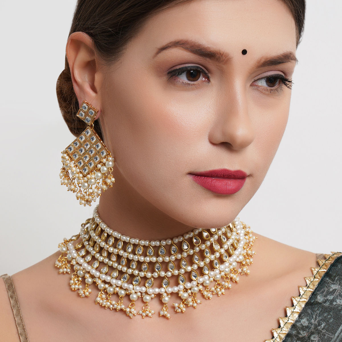Karatcart Gold Plated Kundan Studded Choker Necklace Set