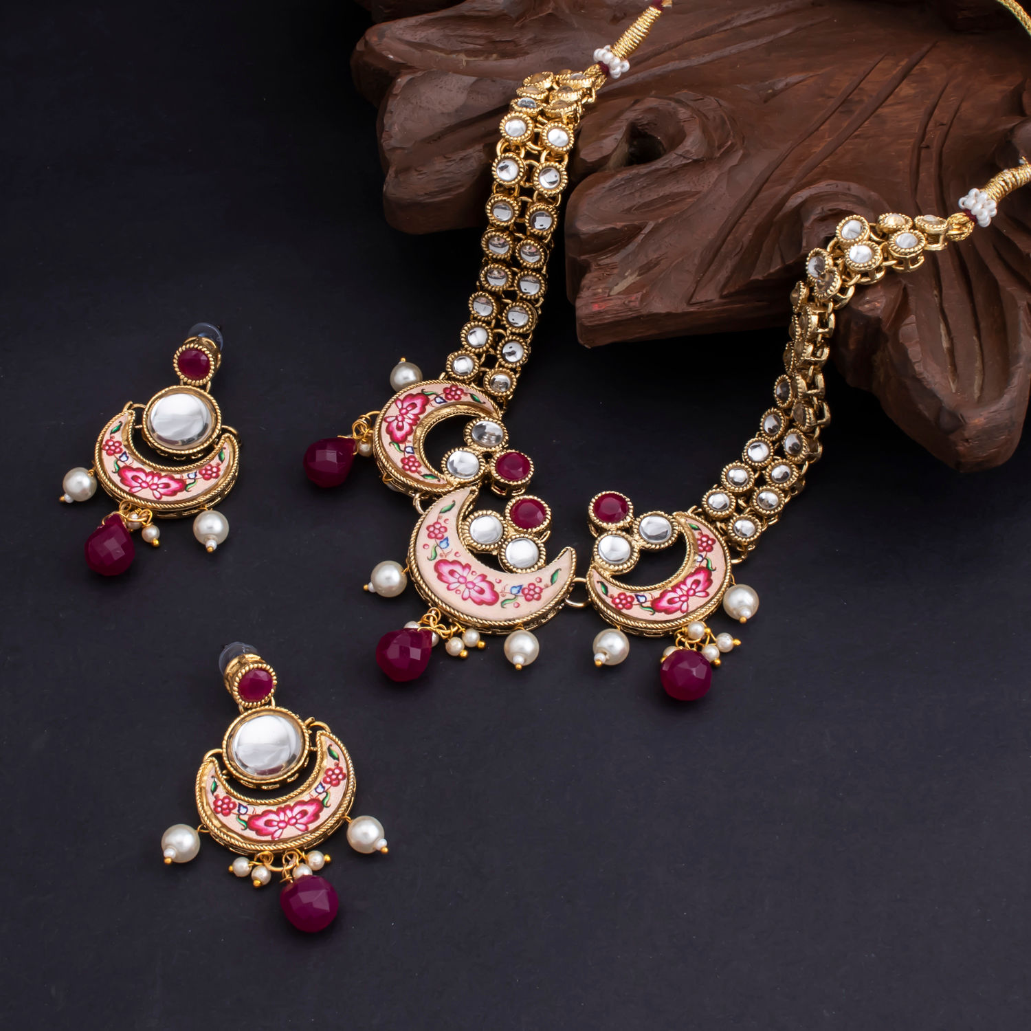 Sukkhi clearance pendant set