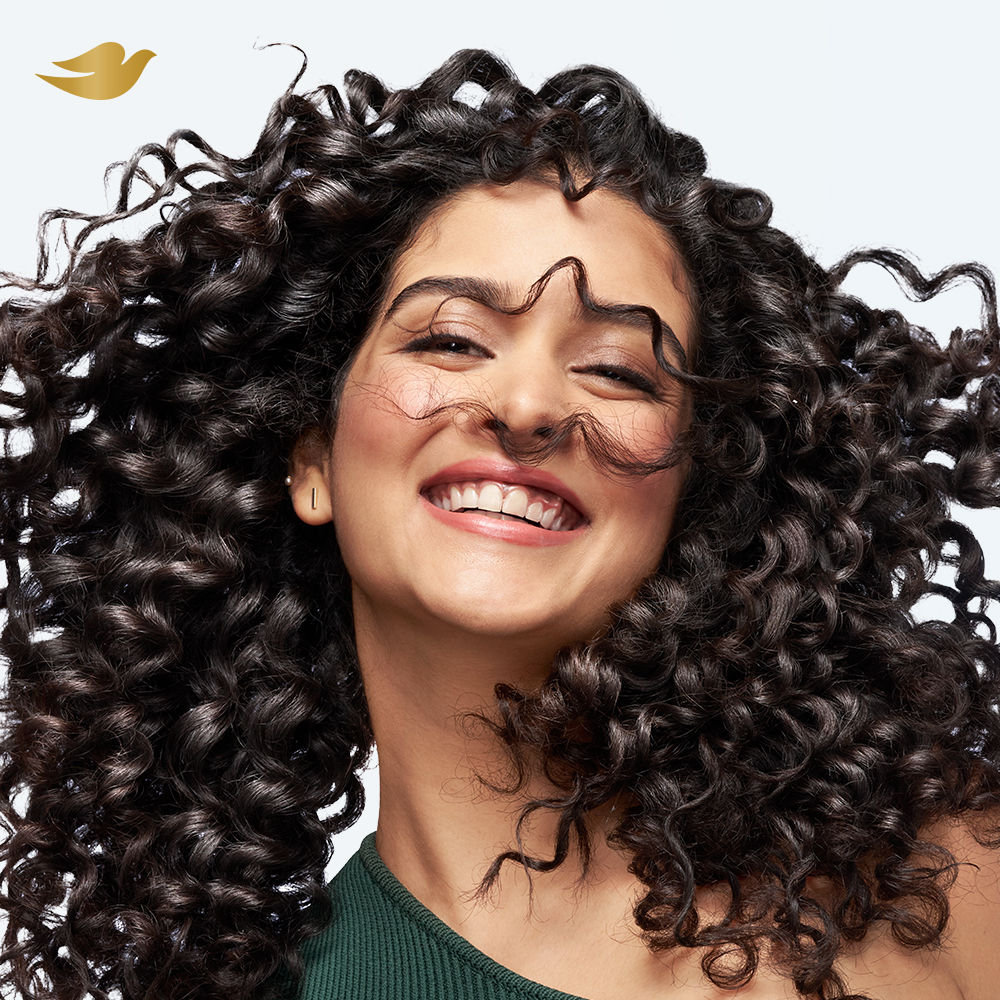 Dove Beautiful Curls Deep Moisture Miracle Hair Mask, Sulphate Free, No  Parabens & Dyes, Mask for Curly Hair, With Tri-Moisture Essence for smooth,  shiny, bouncy curls (300 ml)