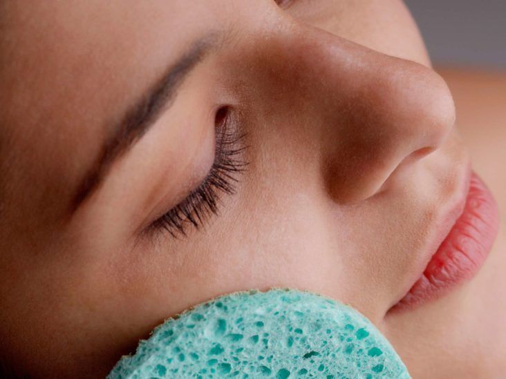Salicylic Acid softens clogged pores