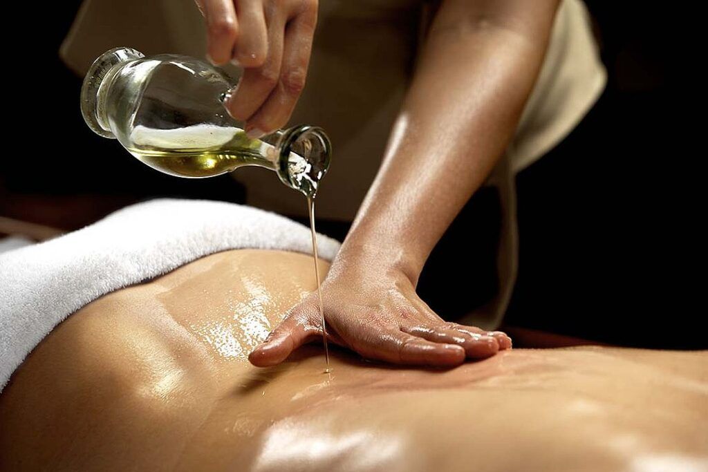 Til fods Rejse bodsøvelser Renew Your Body and Mind with the Best Massage Oils