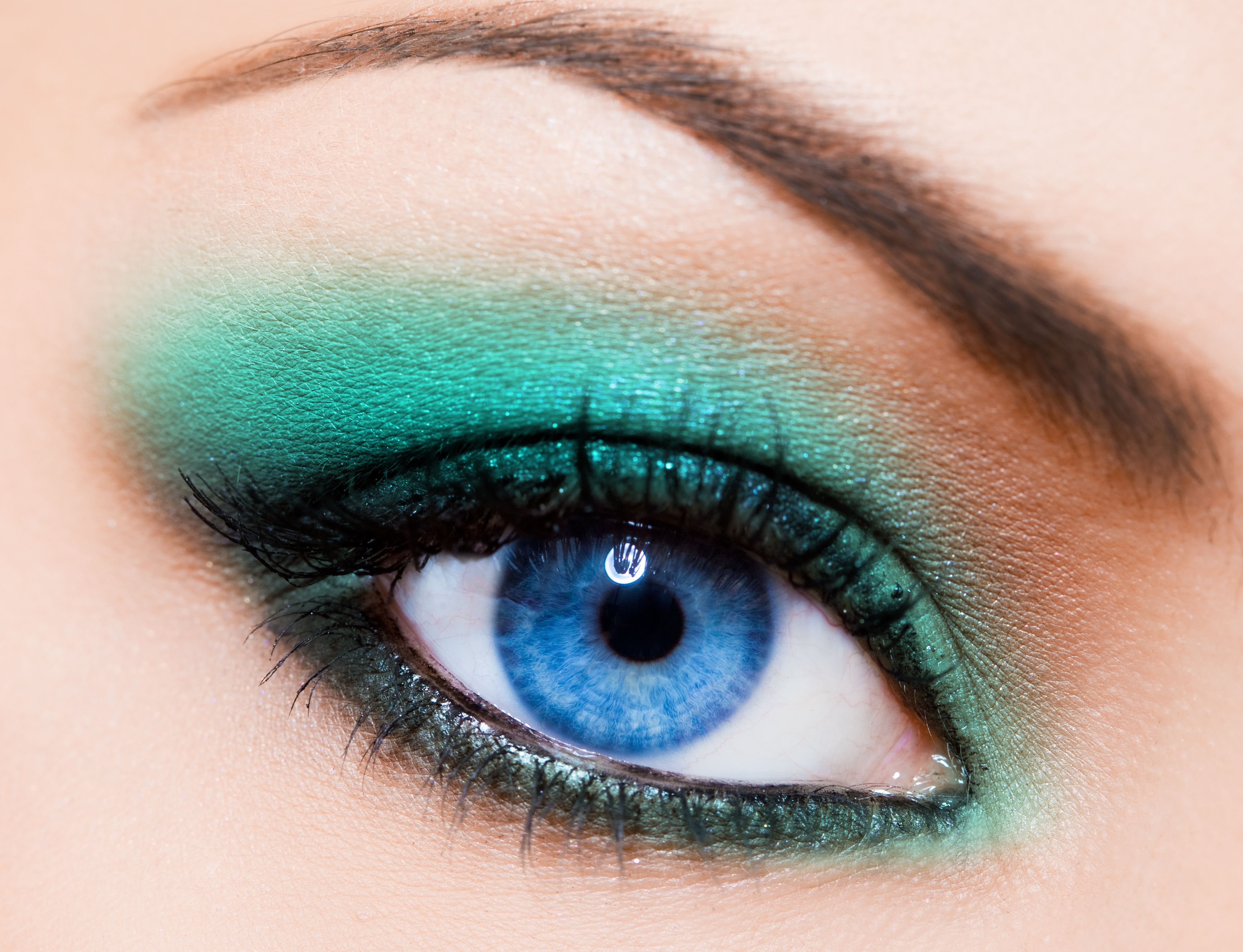 Bollywood Beauty Trends: Celebrities & Their Eye Makeup! - 2 | Makeup | Purplle