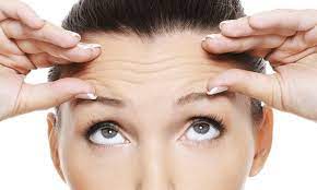 Reduces wrinkles for a younger-looking skin
