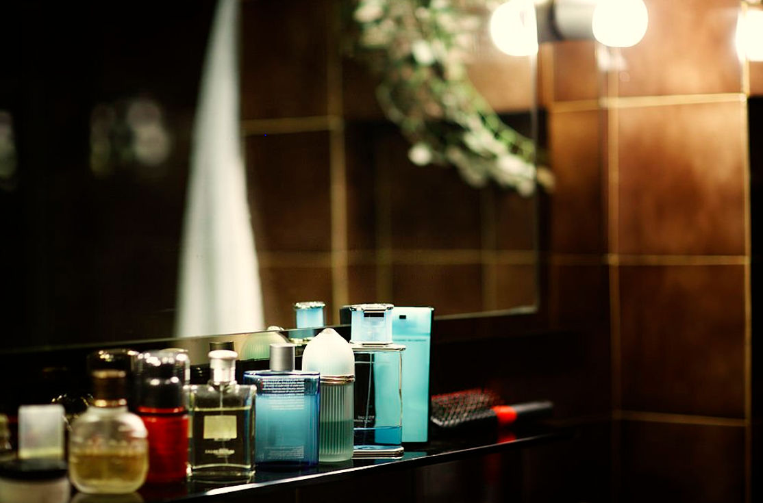 What's the Difference Between Eau de Parfum vs. Eau de Toilette? Experts  Explain