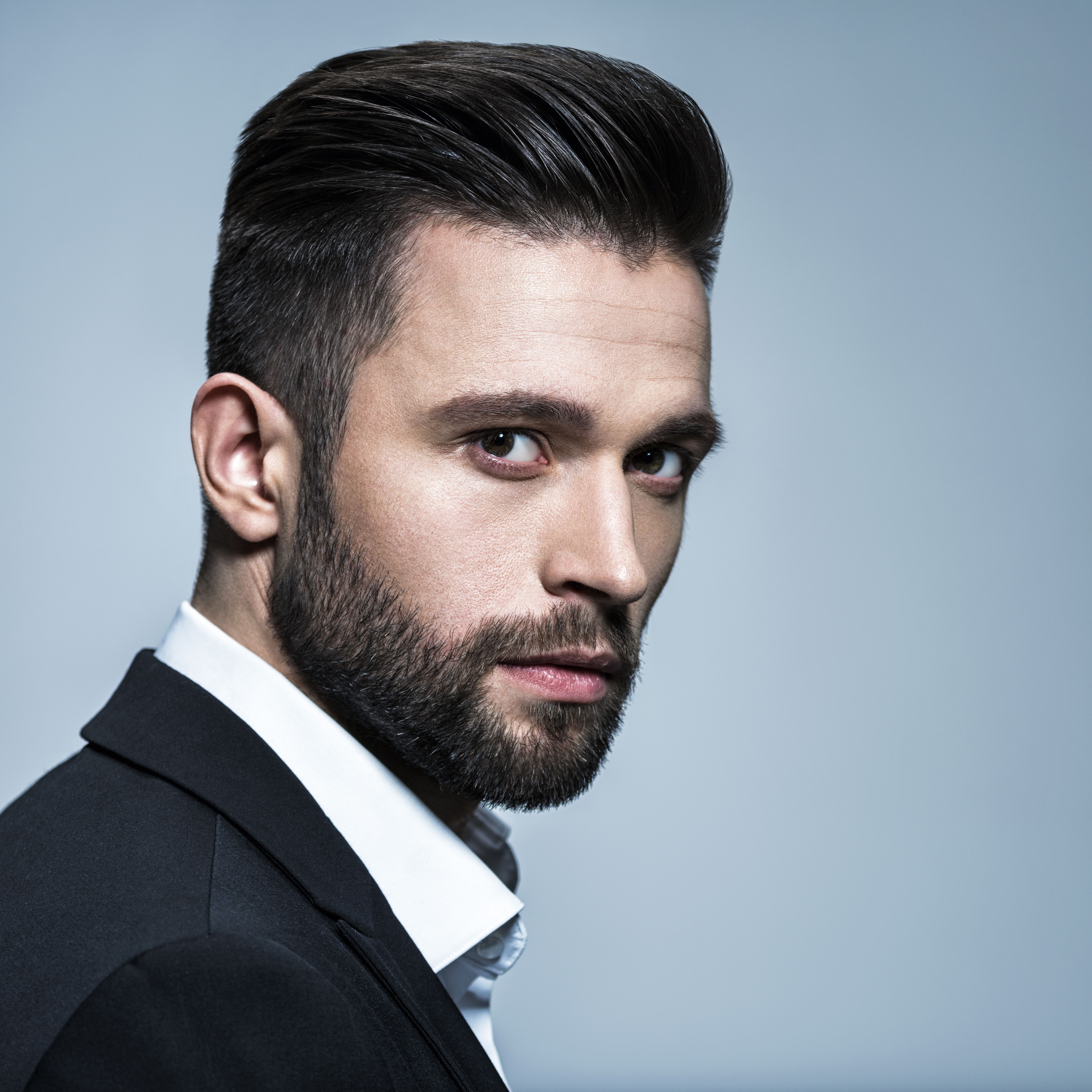 6 Short Hairstyles for Oval Faces, for Men and Women