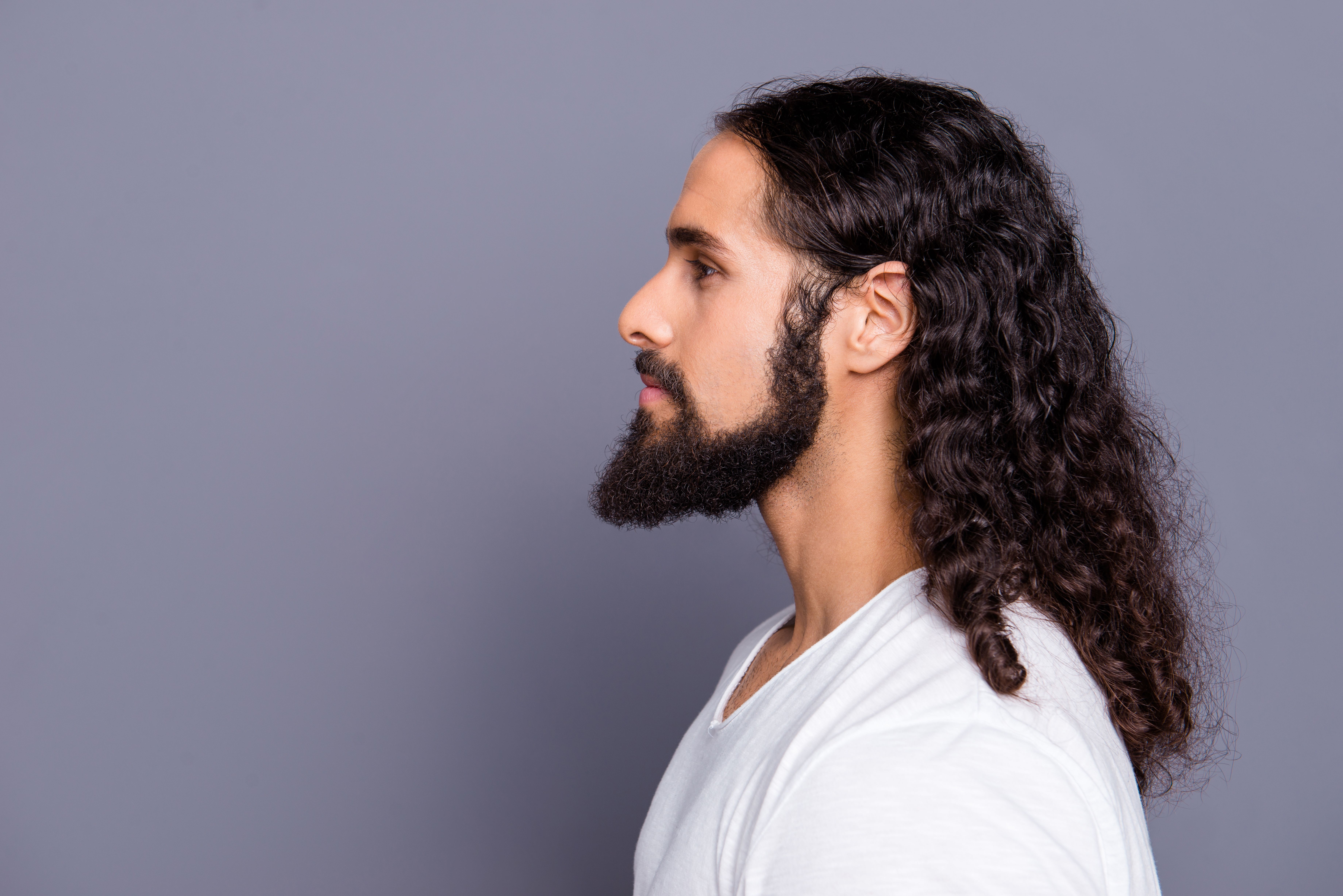 Best Curly Hair Styles For Men You can try In 2022