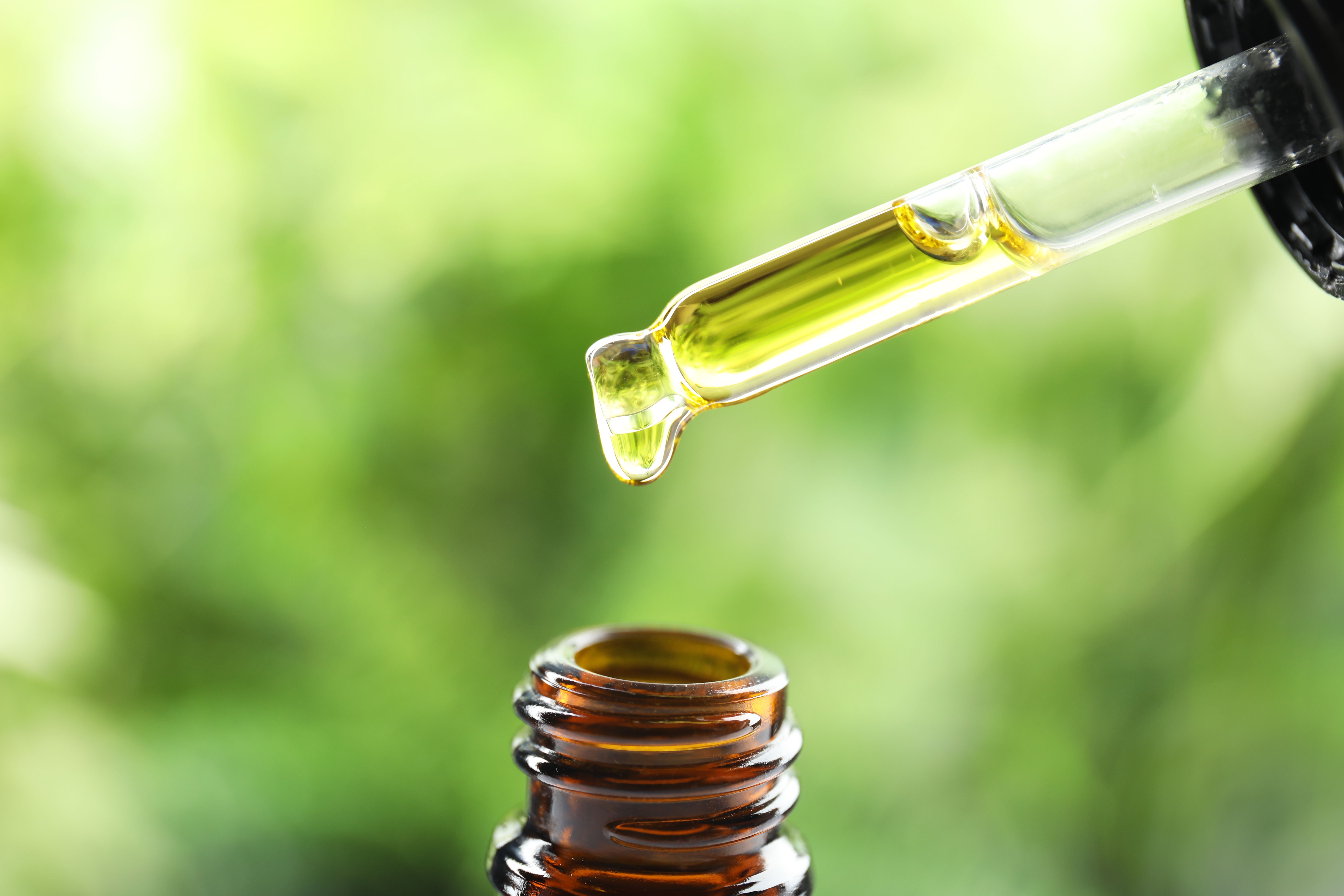 The Difference Between Essential Oils and Carrier Oils - 1 | Skin | Purplle