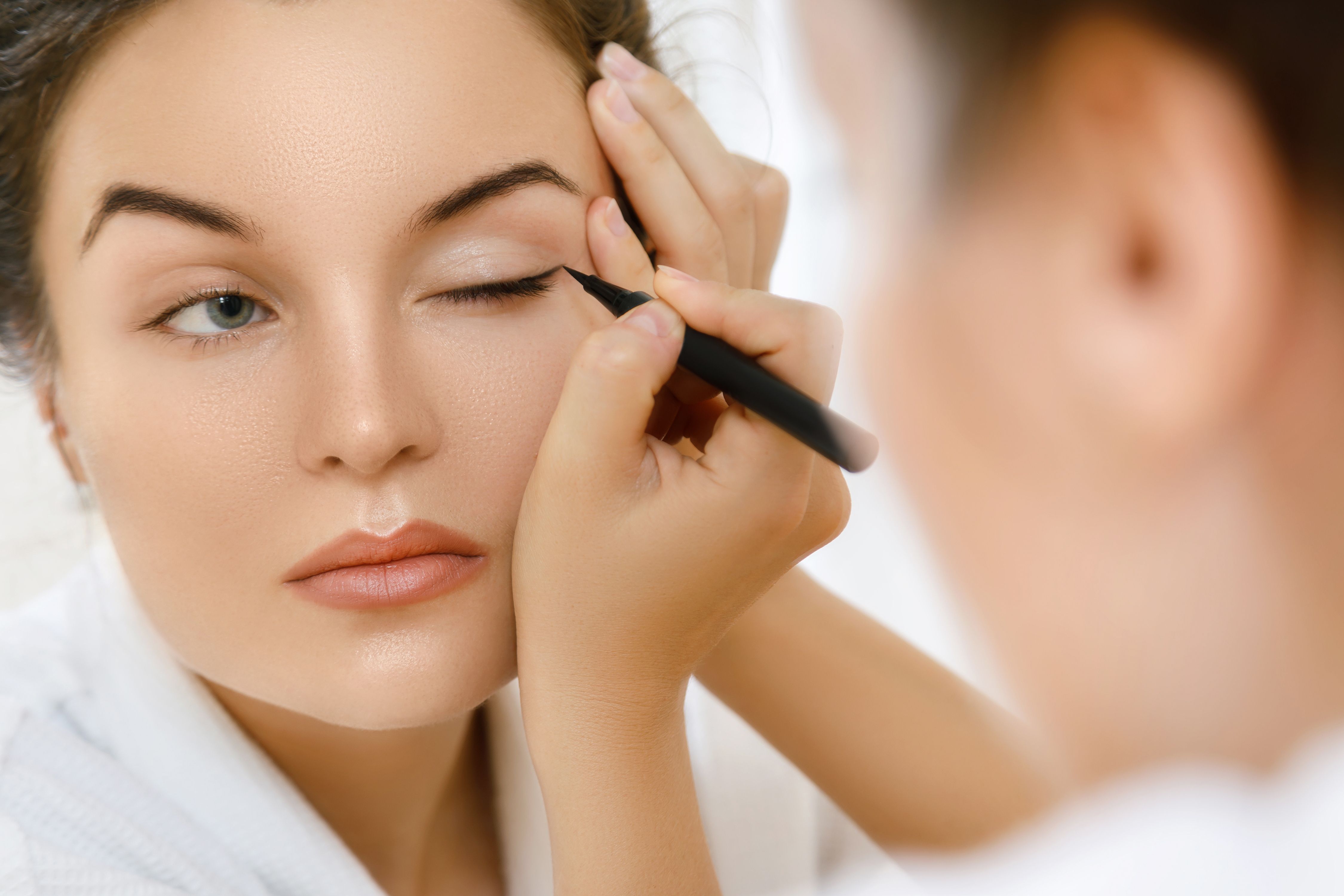 Beginner’s guide to putting eyeliners - 10 | Makeup | Purplle