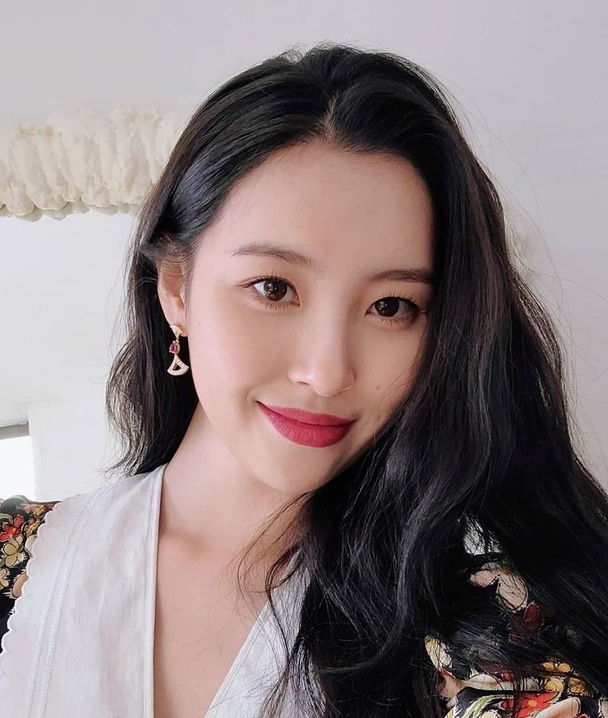 Unleash your inner k-pop idol with these Korean makeup trends - 20 | Hair | Purplle