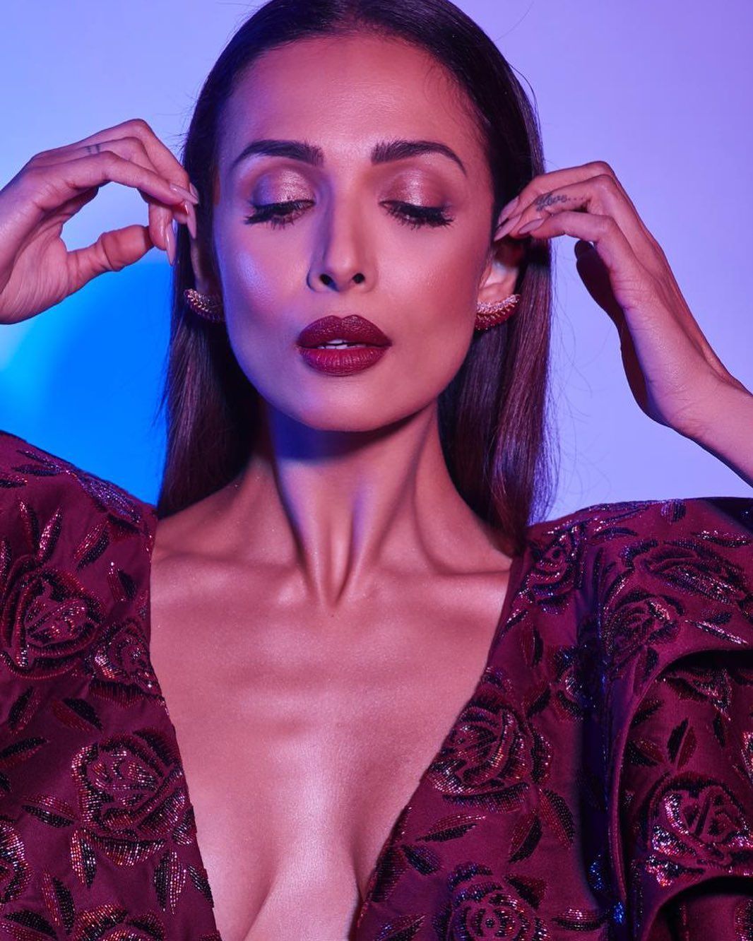 Contoured Lips with Malaika Arora