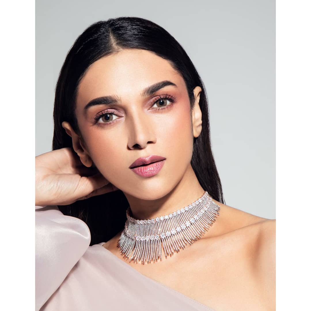 Grace &  Elegance like Aditi Rao Hyadri