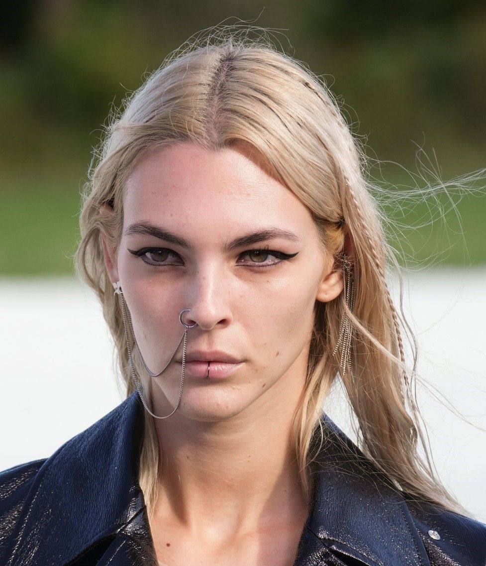 Thick and thin eyeliner PFW SS22