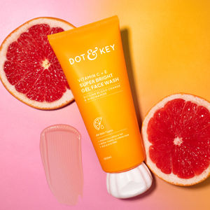 Dot & Key Vitamin C + E Super Bright Gel Face Wash, 100ml - Image 1
