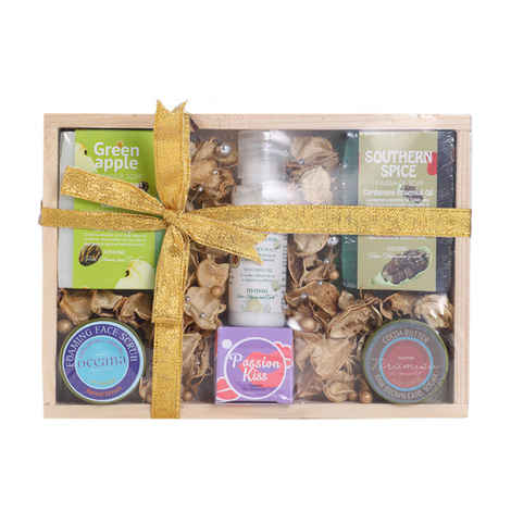 Buy Nyassa Wooden Gift Set (111 g) - Purplle