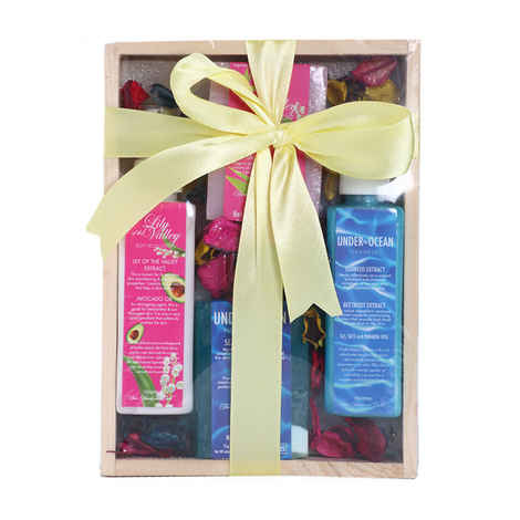 Buy Nyassa Wooden Gift Set (350 g) - Purplle