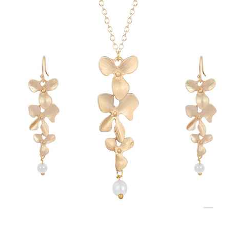Buy Ferosh Gold Flower Layered Jewellery Set - Purplle