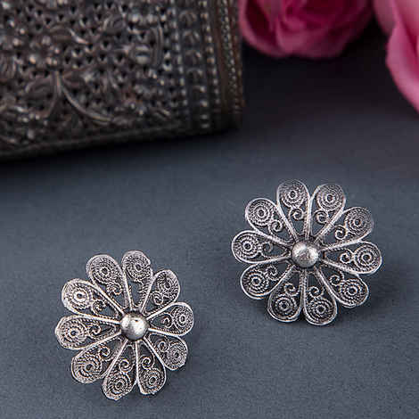 Buy Queen Be Oxidised Multi Petal Flower Tops - Purplle