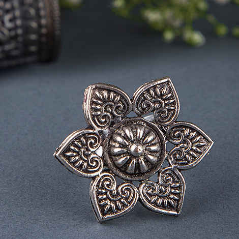Buy Queen Be Oxidised Flared Flower Cocktail Ring - Purplle