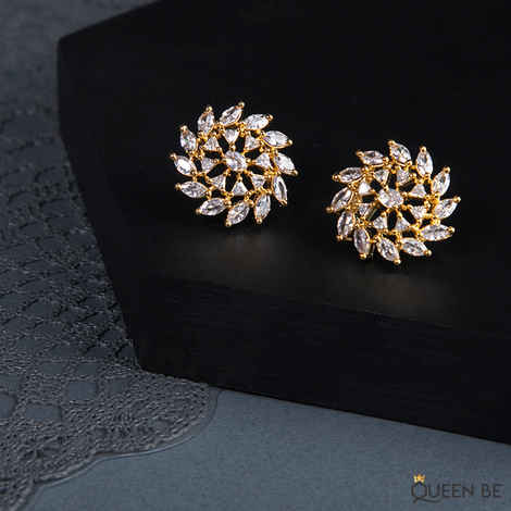 Buy Queen Be Gold Swirl Earrings - Purplle