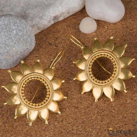 Buy Queen Be Sunflower Glow Earrings - Purplle