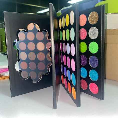 Buy DE'LANCI Mysterious Queen Eyeshadow Palette 79.2g - Purplle