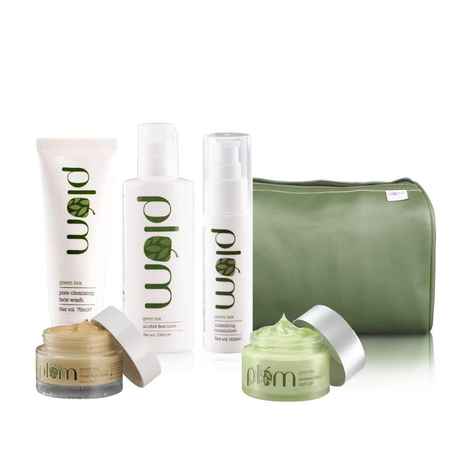 Buy Plum Green Tea Face Care Kit With Kit Bag and Plum Green Tea Renewed Clarity Night Gel | For Oily, Acne Prone Skin | Green Tea Extracts | Deep Exfoliation | Ultra-Hydration |100% Vegan, Cruelty Free - Purplle