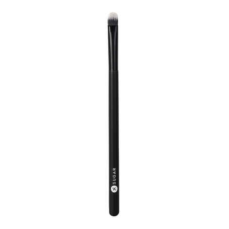 Buy SUGAR Cosmetics - Blend Trend - 041 Flat Eyeshadow Brush - Soft, Synthetic Bristles and Wooden Handle - Purplle
