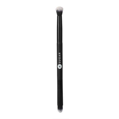 Buy SUGAR Cosmetics - Blend Trend - 412 Flat + Round Dual Eyeshadow Brush (Flat and Round Tip) - Synthetic Bristles and Wooden Handle - Purplle