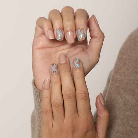 Buy Lick 30 Pcs Beige Nude Artificial/False Reusable Stick on Nails With Application Kit - Purplle