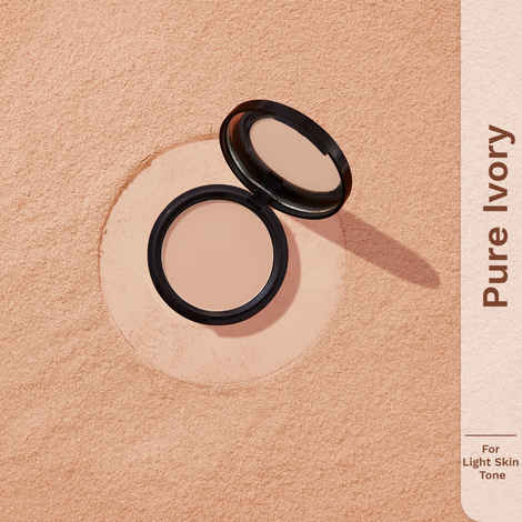 Pilgrim Compact Powder Pure Ivory, Natural Matte Finish, Oil Control, Pore Blurring, For Woman 9 gm