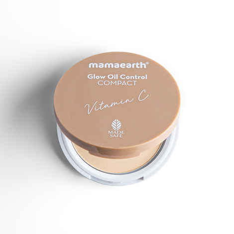 Buy Mamaearth Glow Oil Control Compact With Vitamin C, Turmeric, 9 gm - Purplle
