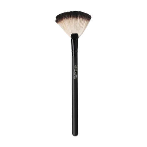 Buy Oriflame Professional Fan Powder Brush - Purplle