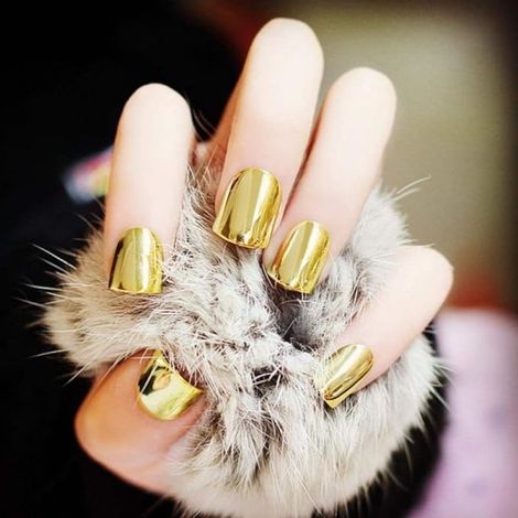 Buy Sanfe Instant Stick On Nails - Golden Chrome | 24 Reusable Artificial Fake Nail Set/Extensions | Quick, Lightweight, Salon Look, Lasts upto 3 weeks | For Festivals & Special Occasions-Purplle