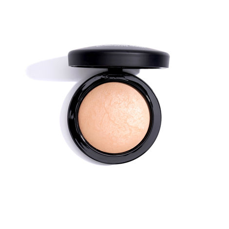 Buy Europe gmirl Cosmetics Skinfinish Compact -70 10 gm-Purplle