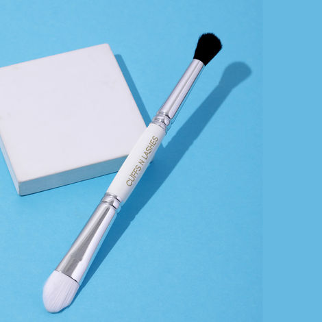 Buy Cuffs N lashes 04 Dual Brush (Flat Brush & Blending Brush) ( 10 gm)-Purplle