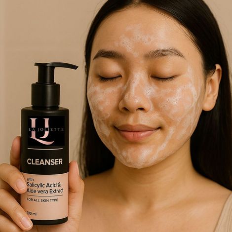 Buy La Joliette Anti-acne face cleanser With salicylic acid & aloevera extract 100 ml-Purplle